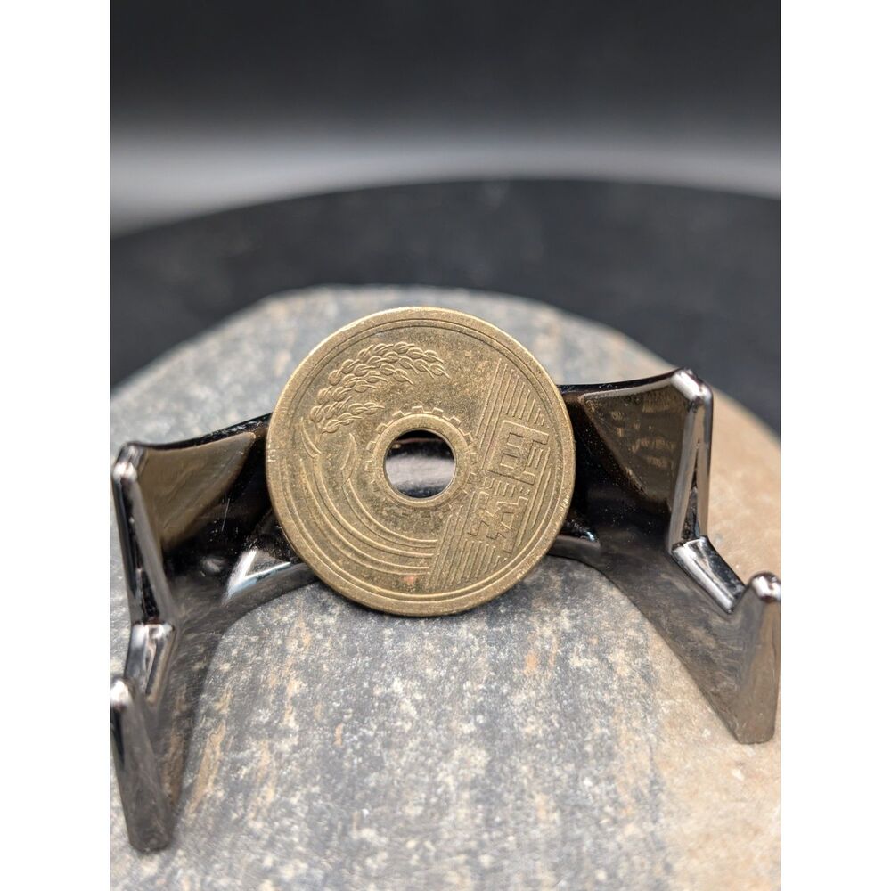 Vintage 1963 Japan 5 Yen Brass Holed Coin Showa Year 38 Rice Ear Japanese Money